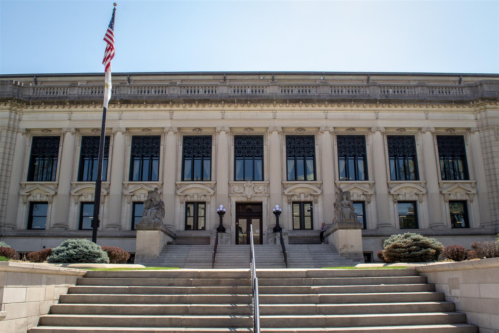 Illinois Supreme Court lifts hold on judicial redistricting | Capitol ...