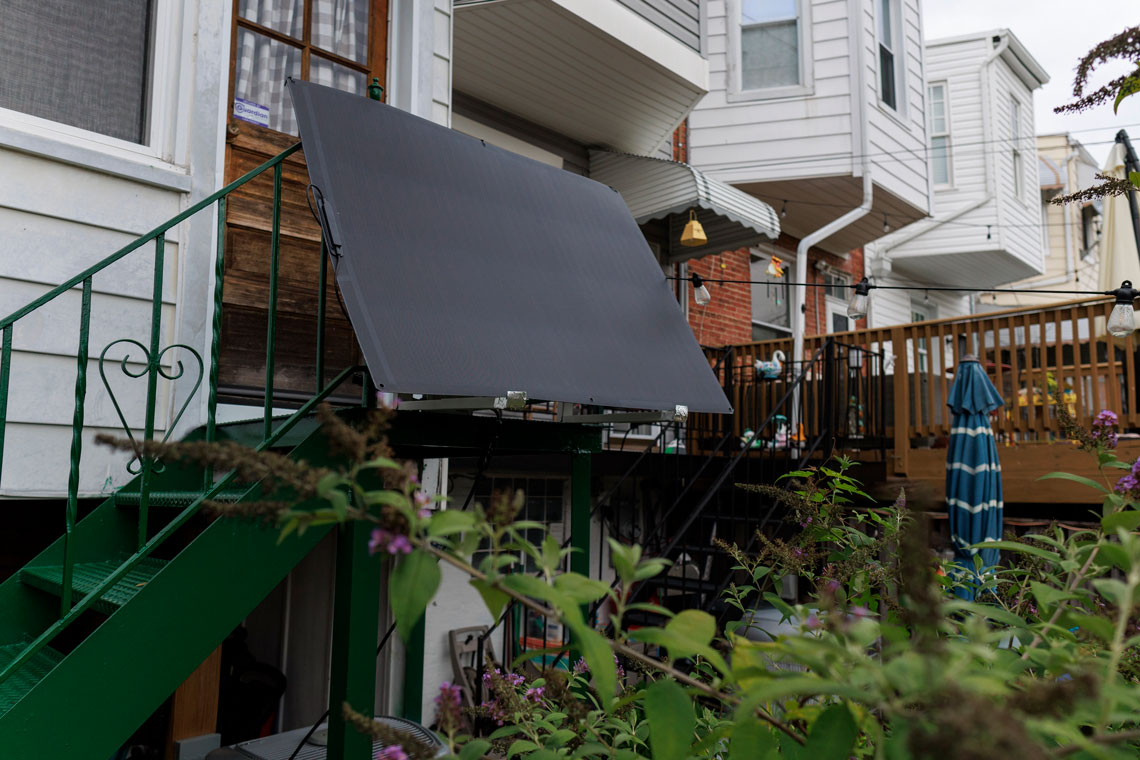 What happened to Illinois' plug-in solar bill and does it have a future here?